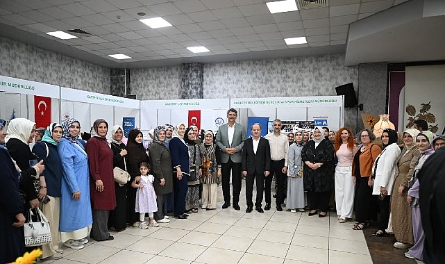 karmek-yil-sonu-sergisinde-buyuk-cosku.jpg