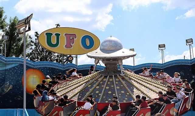 karneval-coskusu-lunaparkta-katlaniyor.jpg