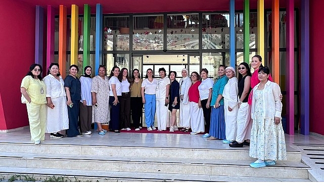 kazakistanli-ogretmenlerden-belediye-kresine-ziyaret.jpg