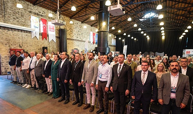 kiyi-kentlerinin-ortak-sorunlari-izmirde-ele-alindi.jpg