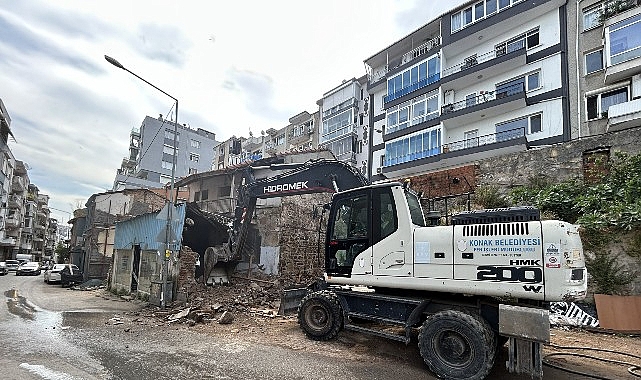 konakta-metruk-bina-yikimlari-tam-gaz.jpg