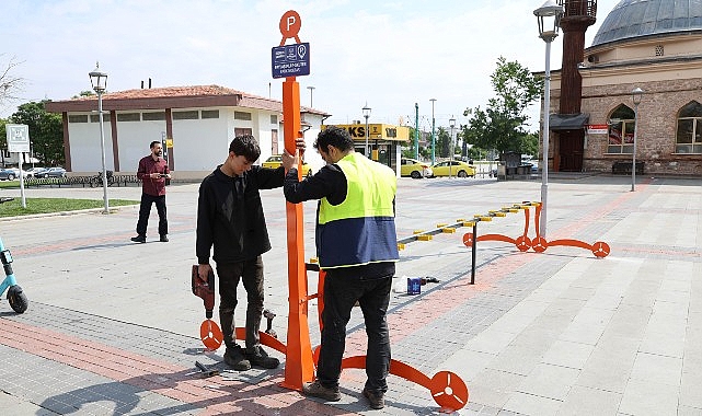 konya-buyuksehir-avrupa-bisiklet-baskenti-konyada-e-skuter-park-noktalarini-hizmete-sundu.jpg