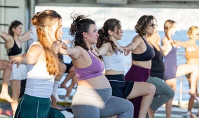 korfezin-mavisinde-400-kisilik-yoga-bulusmasi.jpg