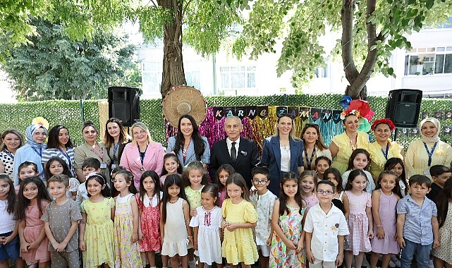 kucukcekmeceli-ogrencilerin-karne-sevinci.jpg