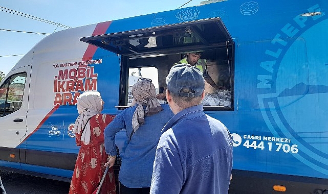 maltepe-belediyesi-binlerce-kisiye-asure-dagitti.jpg