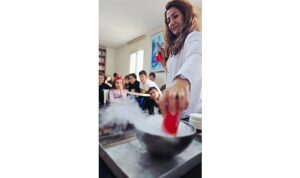 maltepede-cocuklar-bilimi-eglenerek-ogreniyor.jpg