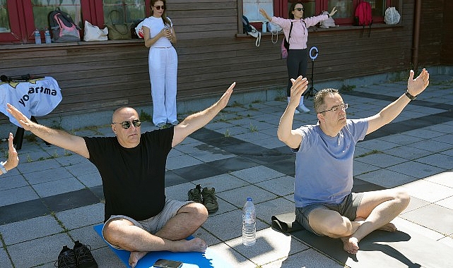 maltepede-yoga-icin-bulustular.jpg