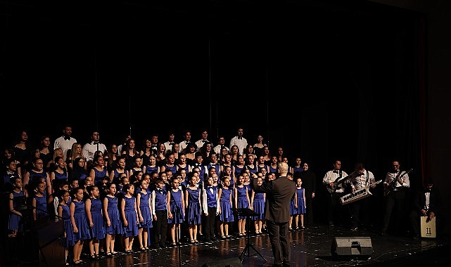 niluferin-farkli-sesleri-bu-konserde-bir-oldu.jpg
