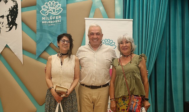 niluferli-kadinlar-yilin-yazarini-siirleri-ile-andi.jpg