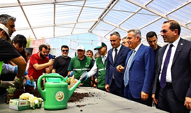 ogrencileri-dogayla-bulusturan-kemalpasa-tarim-ve-dogal-yasam-koyu-acildi.jpg