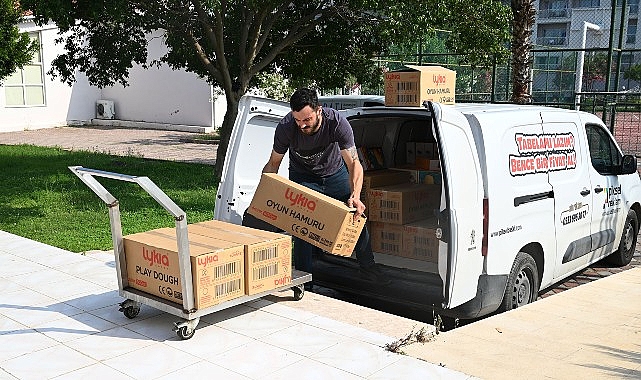 ogrencilerin-kirtasiye-malzemeleri-kemer-belediyesinden.jpg