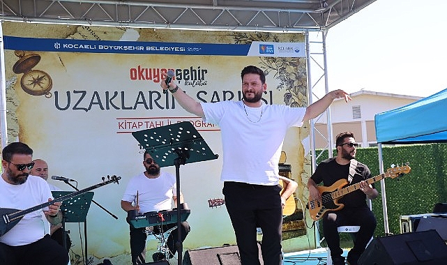 okuyan-sehirde-kitabin-gucu-herkesi-buyuluyor.jpg