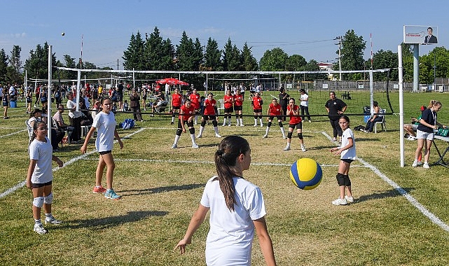 osmangazideki-mini-voleybol-senliginde-spor-ve-dostluk-kazandi.jpg