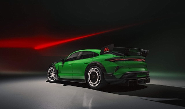 pirelli-p-zero-trofeo-rs-donanimli-porsche-taycan-turbo-gt-manthey-kiti-ile-nurburgring-rekorunu-kirdi.jpg