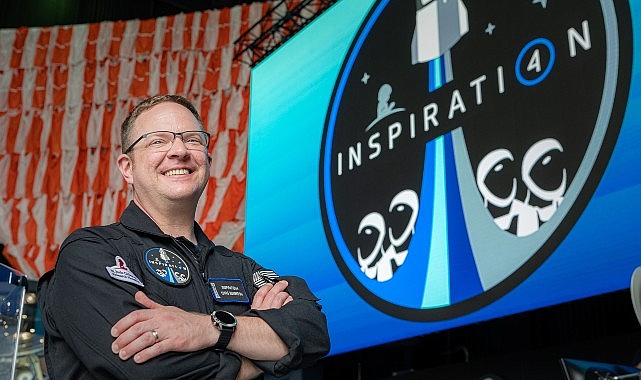 spacexin-ilk-astronotlarindan-chris-sembroski-izmirde-uzay-meraklilariyla-bulusuyor.jpg