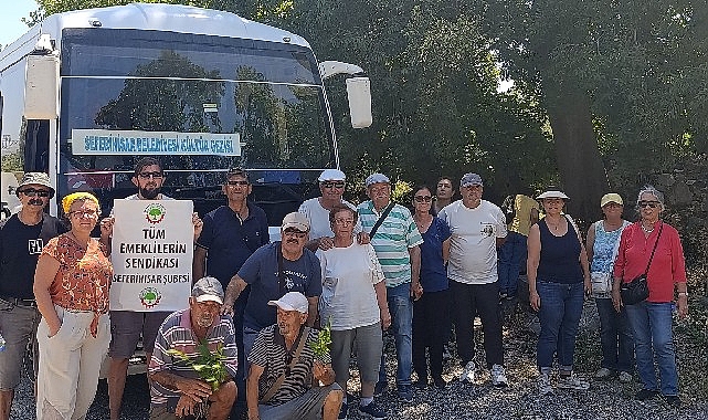 tarihin-izinde-bir-gun-emeklilerden-seferihisar-gezisine-tam-not.jpg