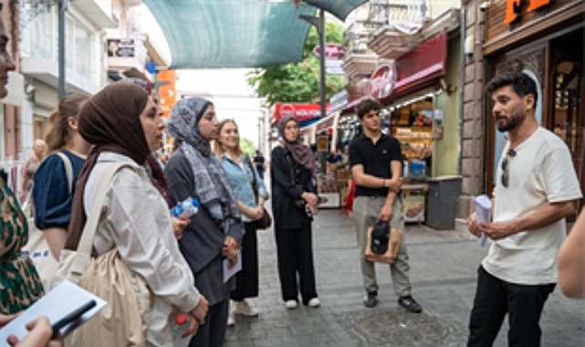 tarik-dursun-k-nin-izinde-izmir-turu.jpg