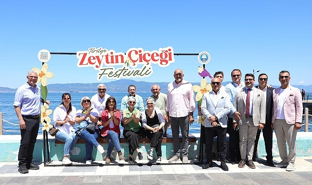 tirilyede-2-zeytin-cicegi-festivali-basladi.jpg