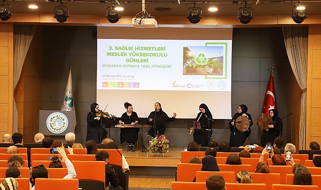 uskudar-universitesinde-dogadan-sofraya-yesil-donusum-bulusmasi.jpg