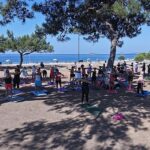 yesille-mavinin-bulustugu-yerde-pilates.jpg