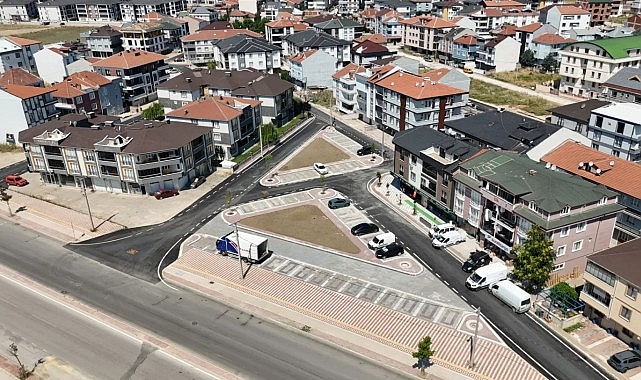 yeni-mahallede-11-sokakta-asfalt-ve-tretuvar-calismasi-tamamlandi.jpg