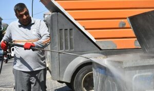 4 bin konteyner düzenli olarak dezenfekte ediliyor