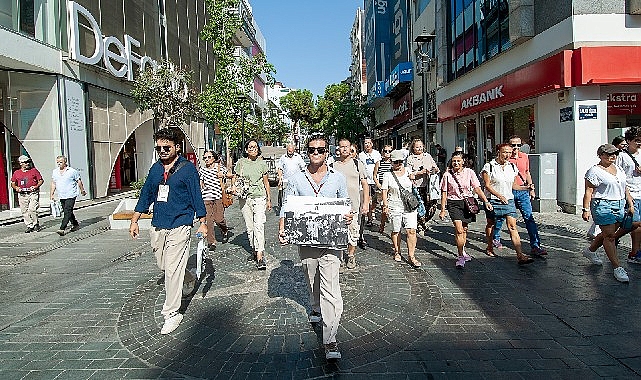‘Atatürk’ün Adımlarıyla Karşıyaka’ rotasında turlar başladı
