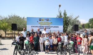 Başkan Altay ve Başkan Kavuş 40 Gün Camiye Gelen Çocukların Bisiklet Sevincine Ortak Oldu