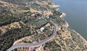Beydağ’ın yıllardır beklediği yol hizmete açıldı