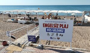 Büyükşehir’in engelsiz plajlarından bu yıl 45 bin vatandaş yararlandı