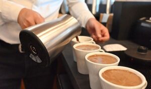 Kemer’de Kahve Dünyası’nın yeni şubesi açıldı