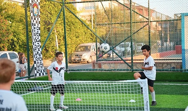 Sahalar yenilendi: Çeşme’nin mahallelerinde spor şenliği başladı