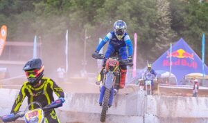 Süper Enduro’da start Başkan Büyükakın’dan