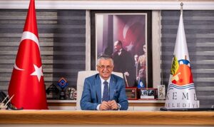 Başkan Topaloğlu’nun eğitime desteği köşe yazısında