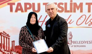 Bergama’da Hak Sahipleri Tapularına Kavuştu