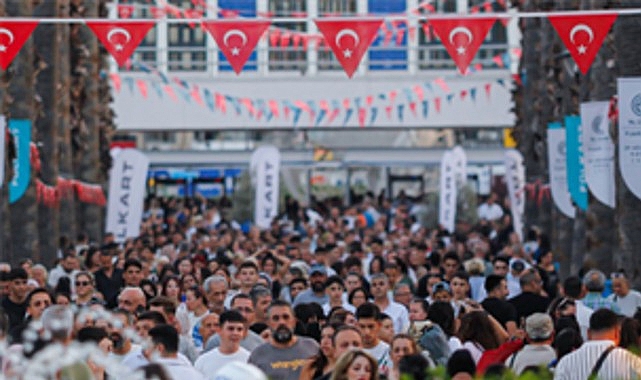 İEF’de eğlence ve sürprizler bir arada