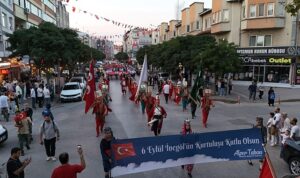 İnegöl’de 6 Eylül Coşkusu Caddelere Taştı