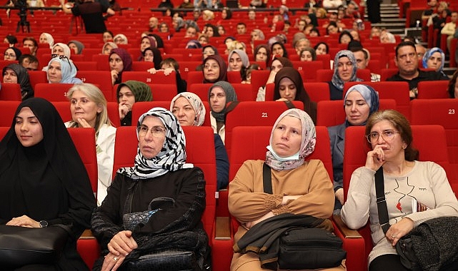 Erdim, “Aile Nedir?” söyleşisinde dikkat çeken mesajlar verdi;  “İnsanın en önemli görevi kendisini onarmasıdır”
