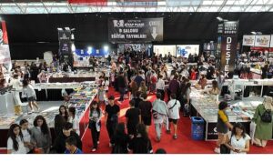 Onlarca yazar, binlerce kitap ve her yaştan okur Cam Piramit’te buluşuyor