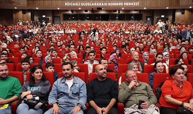 Özkara: Yapay zekâ inanılmaz bir kapı açıyor