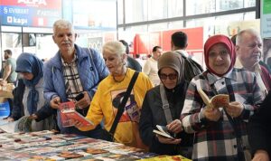 Saygınlar kitap şöleninde buluştu